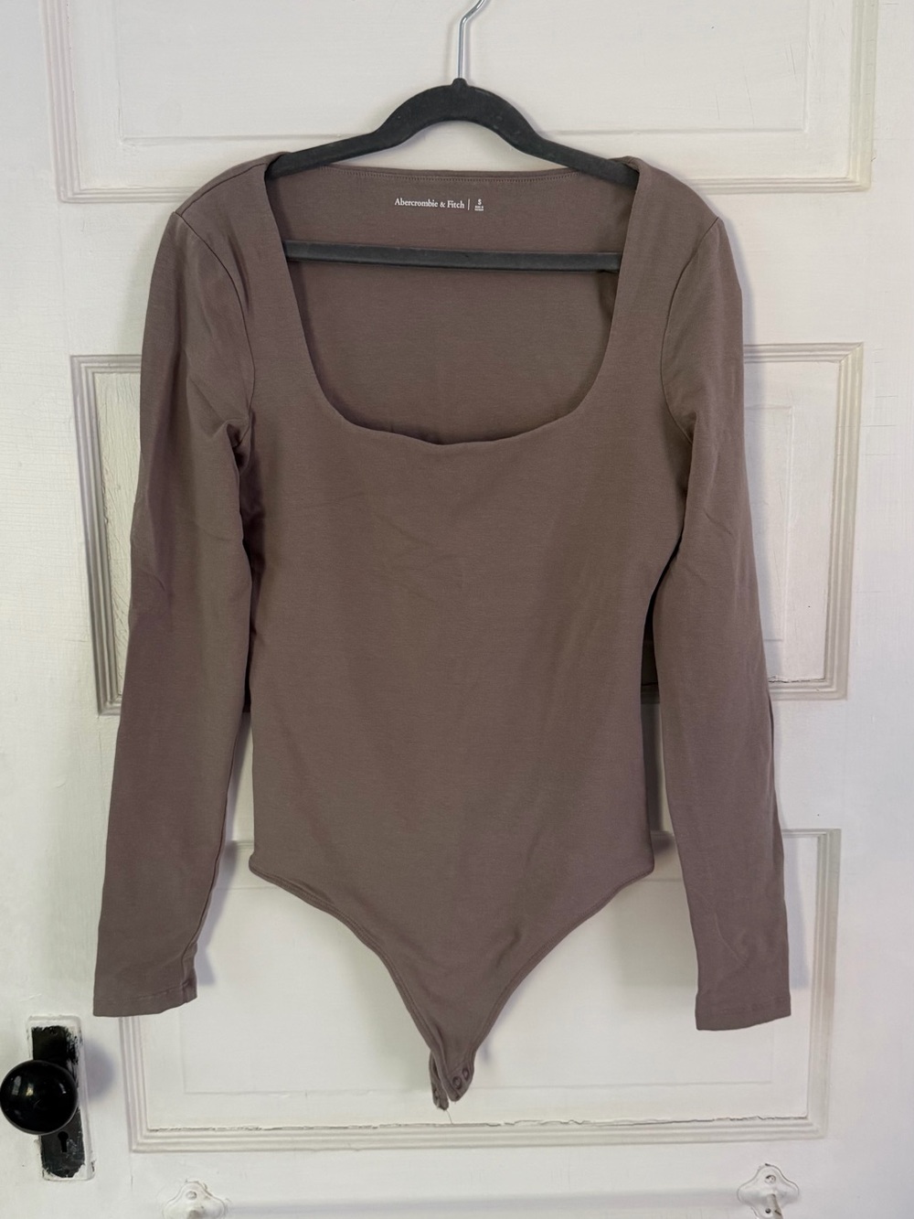 Abercrombie & Fitch Taupe Scoop Neck Long-Sleeve Bodysuit